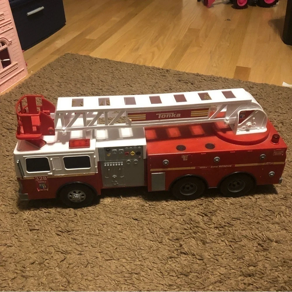 Vintage Tonka Fire Trunk Large Hook and Ladder Kids Toy Sounds Lights Red